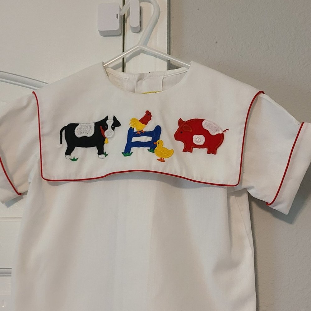 Large collared shirt with Farm animals and red piping